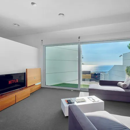 Villa In With Pool, Jacuzzi, Bbq, View, Ac, 12pax