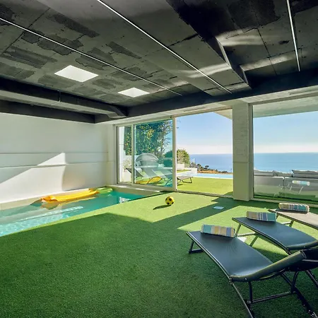 In With Pool, Jacuzzi, Bbq, View, Ac, 12pax