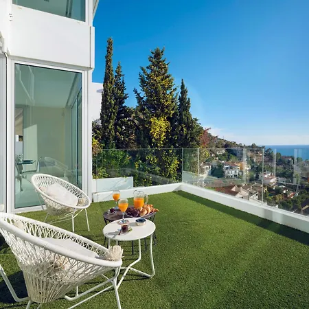 Villa In With Pool, Jacuzzi, Bbq, View, Ac, 12pax