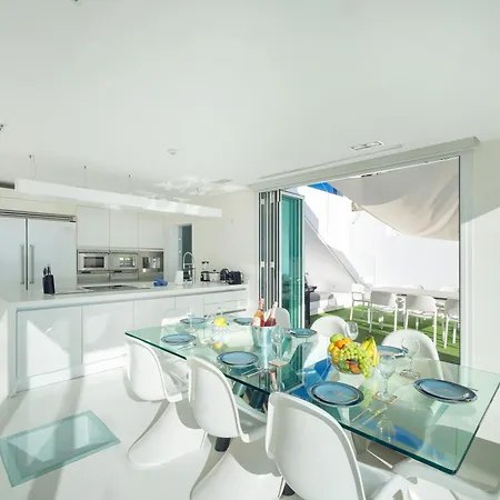 In With Pool, Jacuzzi, Bbq, View, Ac, 12pax Вилла *