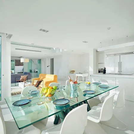 In With Pool, Jacuzzi, Bbq, View, Ac, 12pax