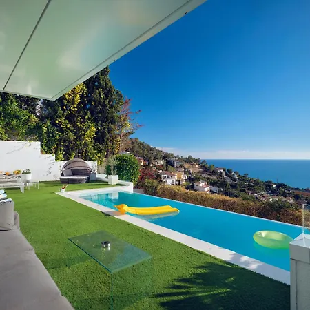 In With Pool, Jacuzzi, Bbq, View, Ac, 12pax * Сиджес