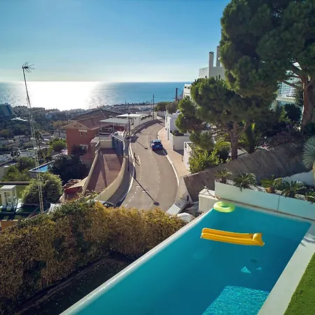 In With Pool, Jacuzzi, Bbq, View, Ac, 12pax