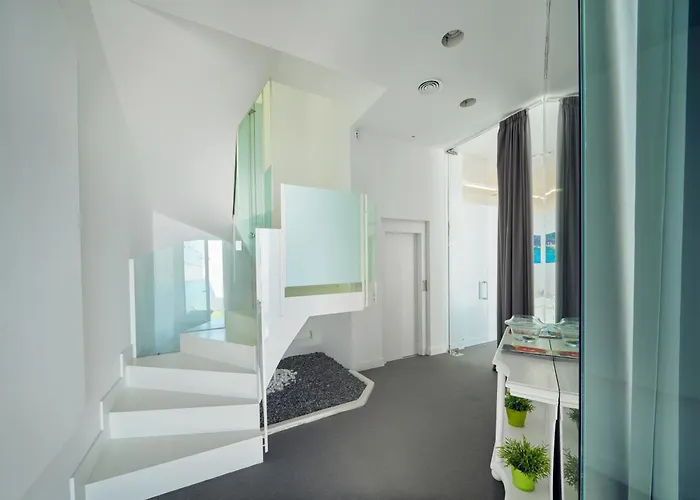 Villa In With Pool, Jacuzzi, Bbq, View, Ac, 12pax