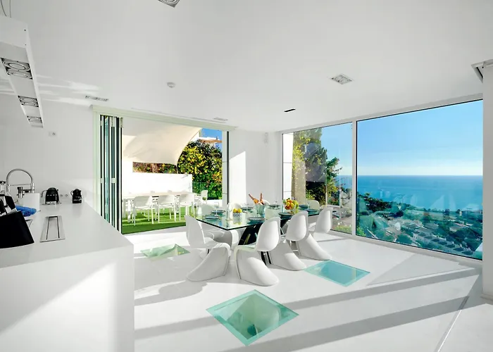 In With Pool, Jacuzzi, Bbq, View, Ac, 12pax Villa *