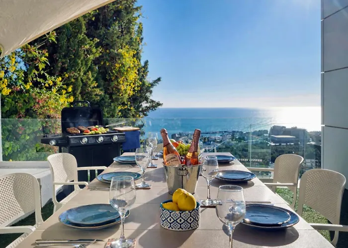 Villa In With Pool, Jacuzzi, Bbq, View, Ac, 12pax