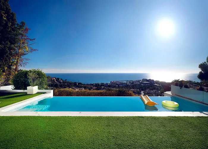 Villa In With Pool, Jacuzzi, Bbq, View, Ac, 12pax Sitges